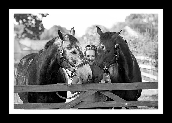 230A8522 b&W