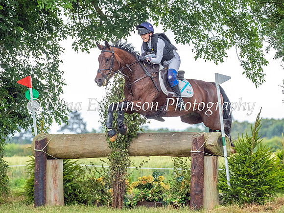 UPTON24---078